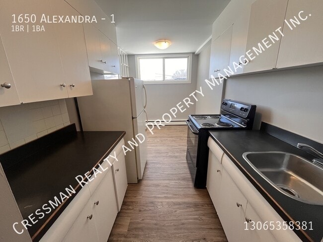 Building Photo - 1 Bed 1 bath APARTMENT located in Regina, SK - Rosemont area