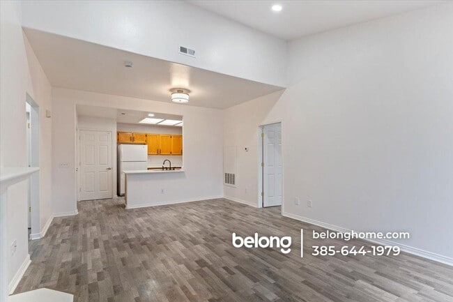 Foto del edificio - 3827 S Big River Wy