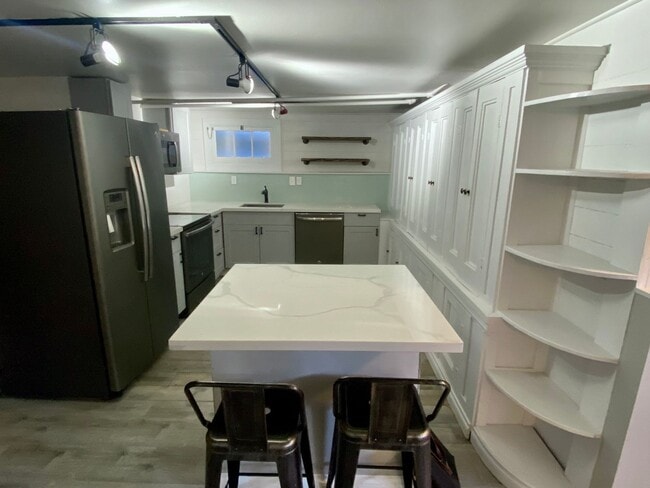 Photo - West Seattle Tudor Apartment