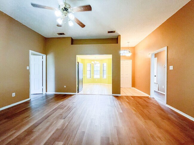 Building Photo - 3406 Bamboo Ln