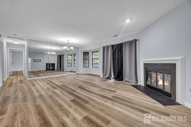 Foto del edificio - 604 Woodhaven Dr