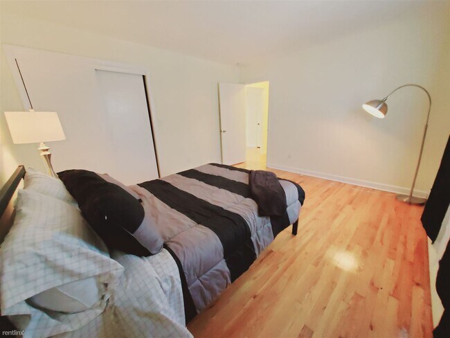 Building Photo - 2 br, 1 bath Condo - 143 Seaside Ave Apt 2
