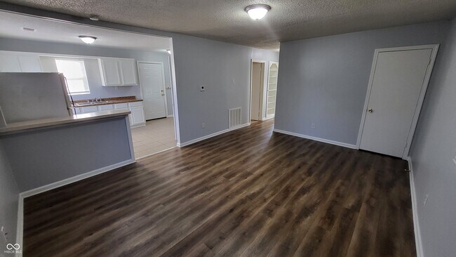 Building Photo - 6149 Commodore Dr