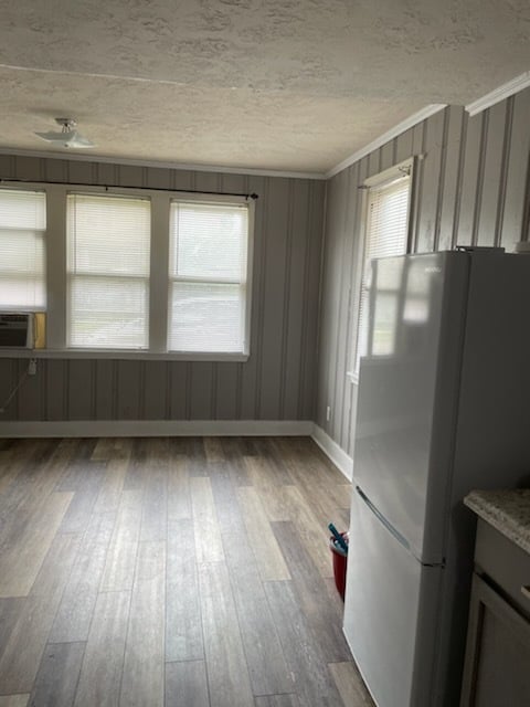 Living Area - 401 Chautauqua Ave