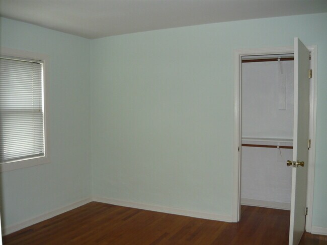 Bedroom 1 - 302 E 19th St
