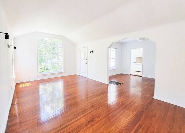 Foto del edificio - 3740 Dover Pl