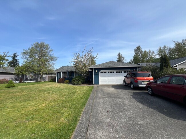 Foto del edificio - 3 Bedroom 2 Bath Updated Rambler Near Lake Whatcom Big Yard