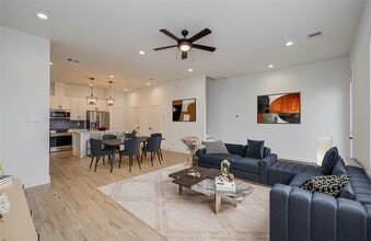 Building Photo - 6420 Highland Pine Ln