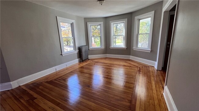 Foto del edificio - 93 Raymond St