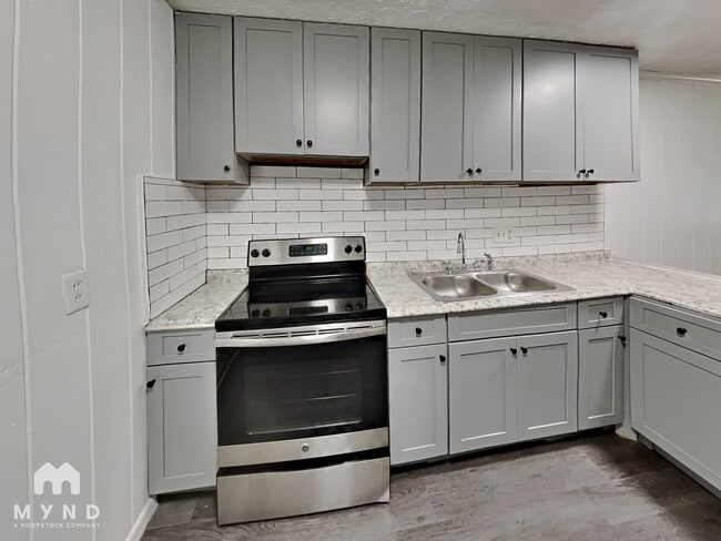 Building Photo - 1429 Vesta Ave