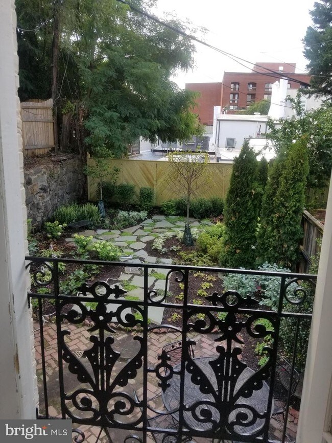 Foto del edificio - 3232 Prospect St NW