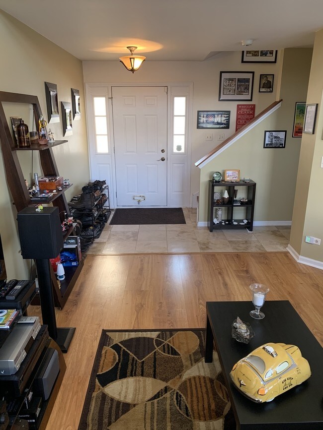 Foto del edificio - 389 Bloomfield Ct
