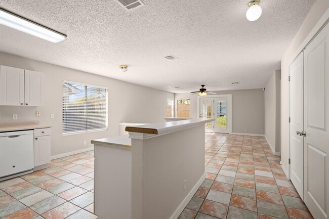 Building Photo - 185 Segovia Way