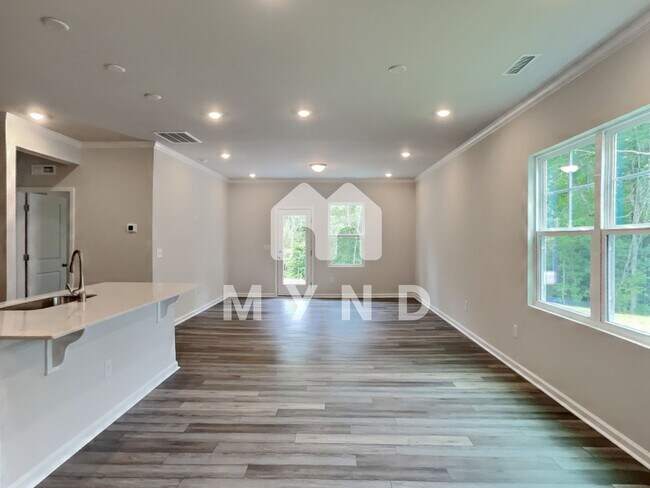 Building Photo - 141 Red Robin Rd