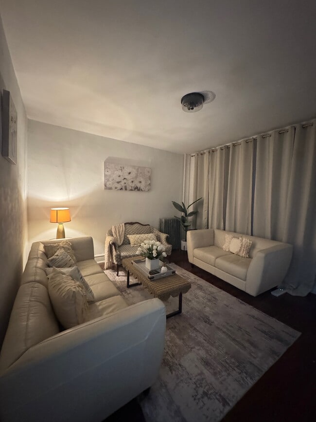 Living Room - 5409 Walnut St