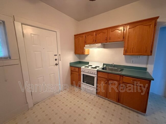 Photo du bâtiment - 690-690 Winnipeg St