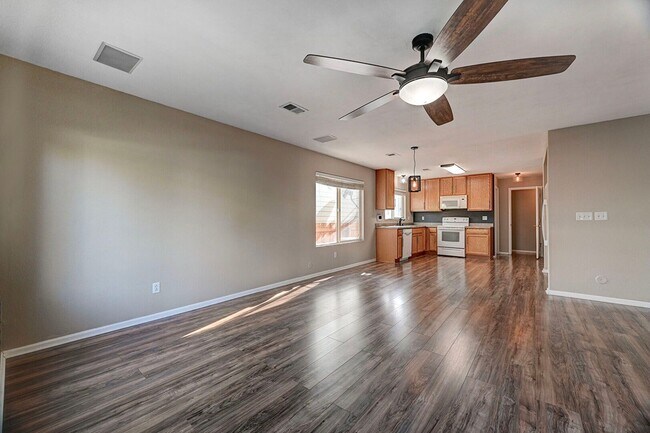 Foto del edificio - Charming 4-Bedroom Corner Lot Home in North Fort Collins