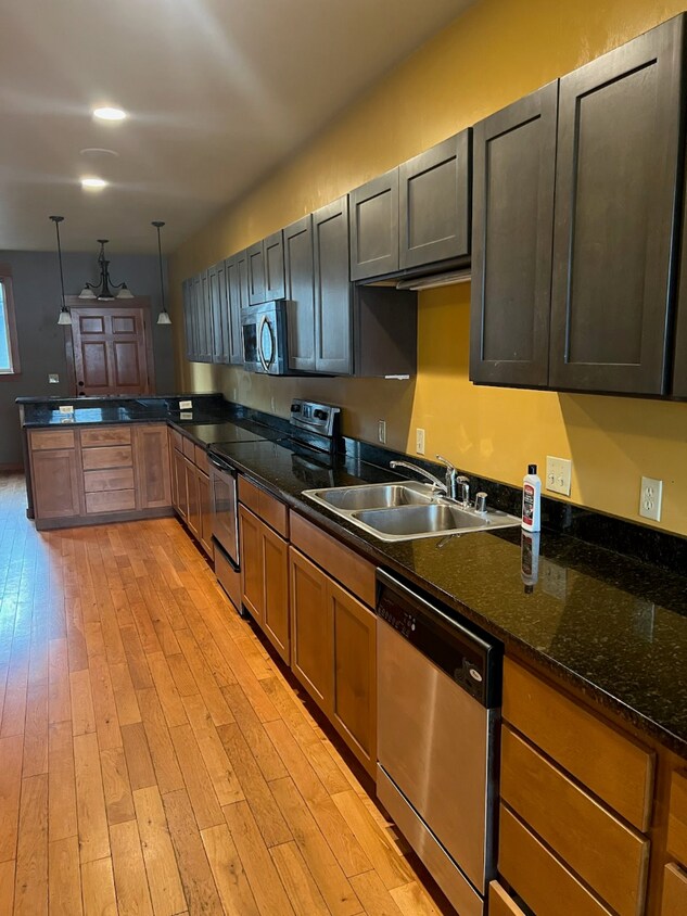 Foto principal - 646 Westgate Ave