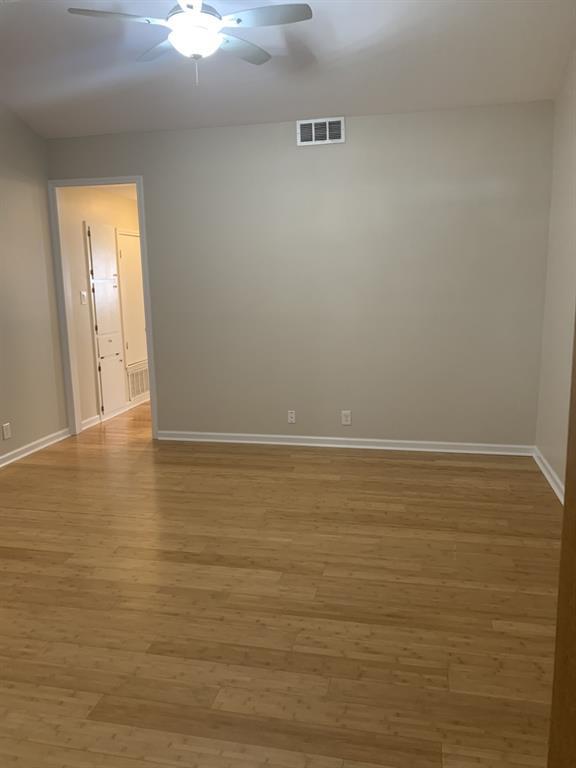 Foto del edificio - 7005 Oak Meadow Cir