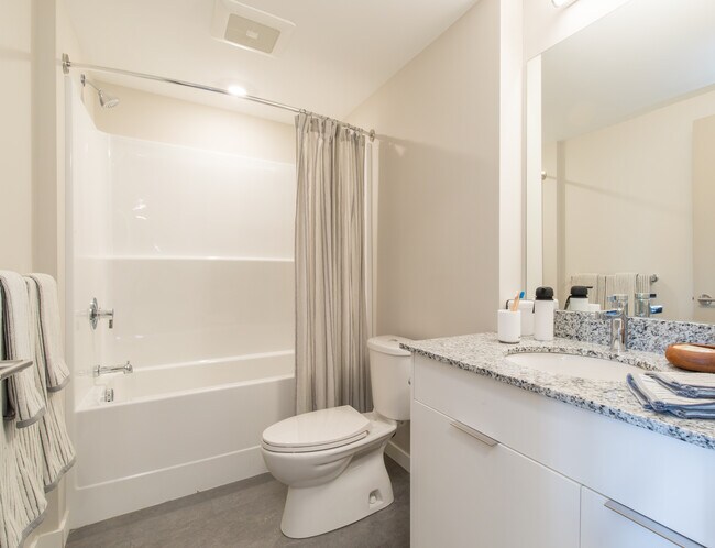 Photo du bâtiment - 2036 South Island Highway