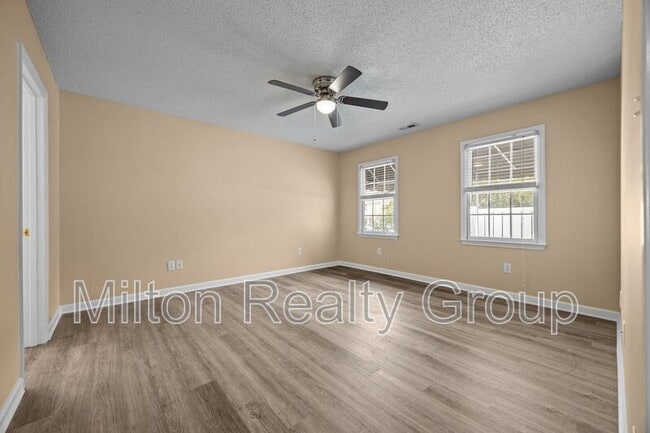 Building Photo - 101 Fairwoods Ct