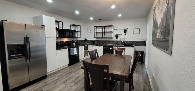 Foto del edificio - 5709 Avenida Silla