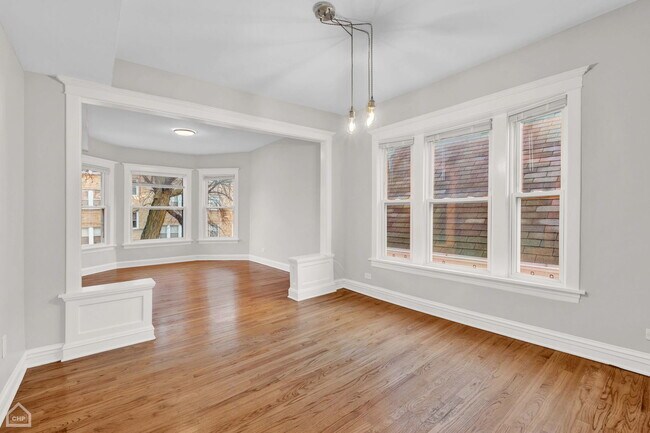 Foto del edificio - 4242 N Kimball Ave