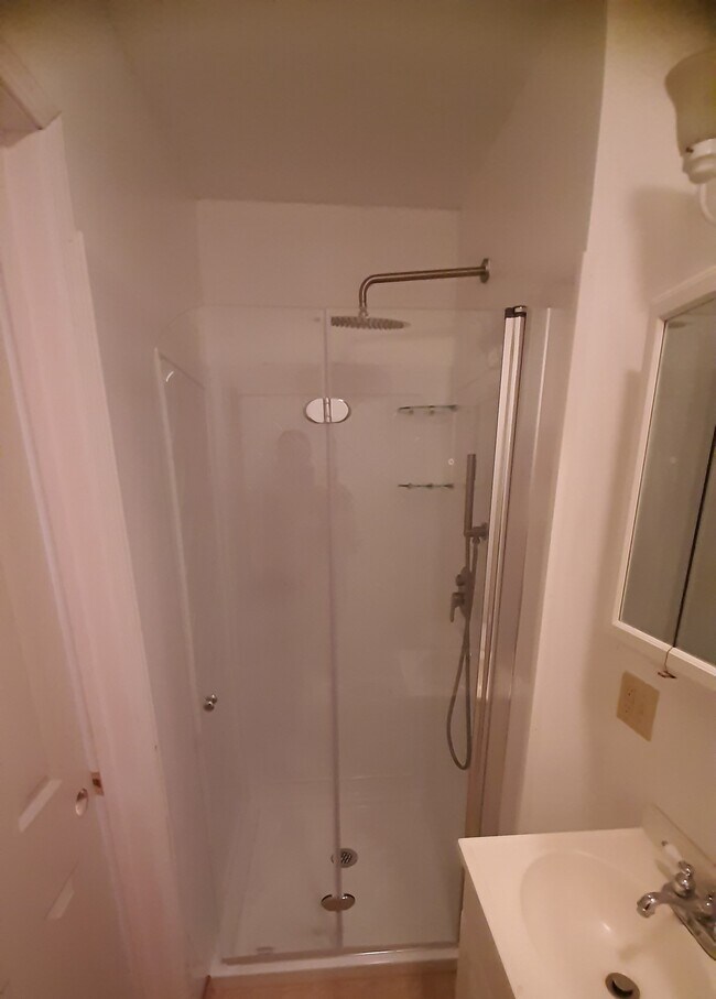 Foto del edificio - 240 Brookstone Dr