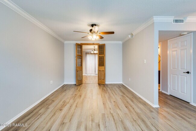 Foto del edificio - 110 W Bayou Pkwy