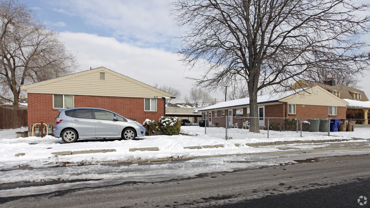 Primary Photo - 517-525 E Stringham Ave
