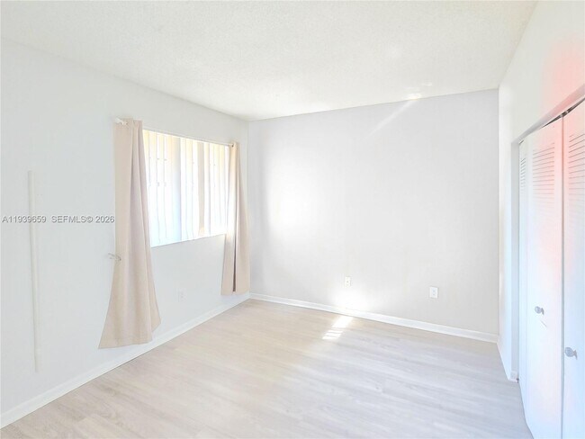 Building Photo - 2331 NW 96th Terrace