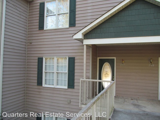 Building Photo - 226 Lola Ln