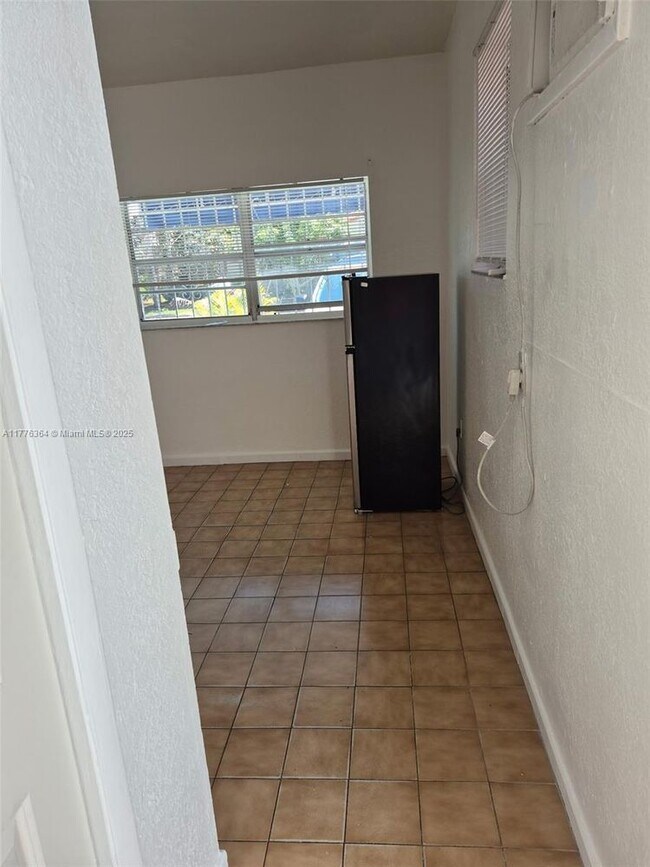 Foto del edificio - 2225 SW 21st Ter