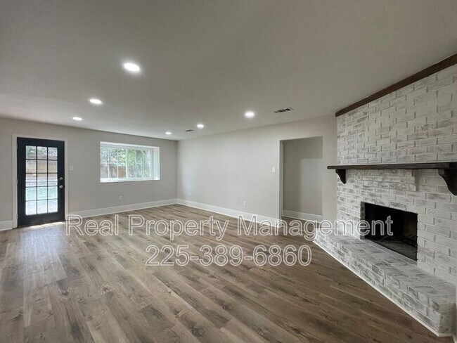Foto del edificio - 13701 Gentilly Ct