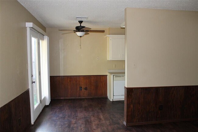 Building Photo - 1303 Homeland Ave