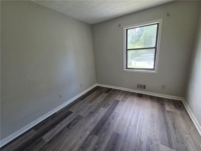 Foto del edificio - 5034 Cherokee Ct