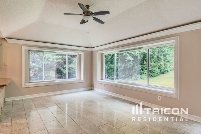Foto del edificio - 105 Arbor Cove Way