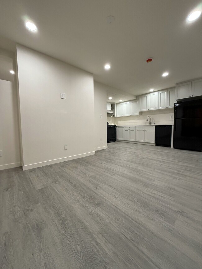 Photo - 10696 Walnut St Apartment