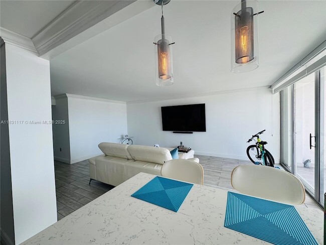 Building Photo - 18031 Biscayne Blvd