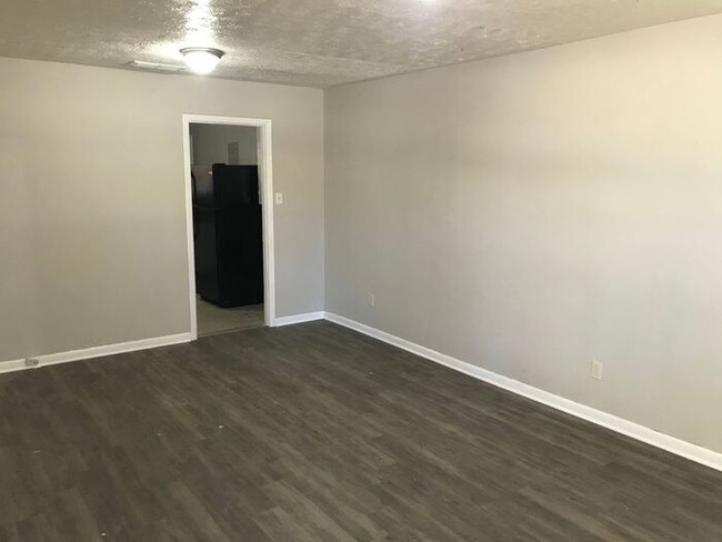 Building Photo - WOW! Come See this Amazing Unit Today!