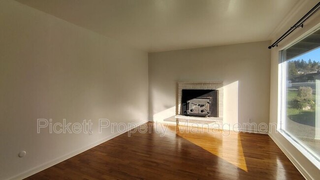 Photo - 1316 E Hope St House