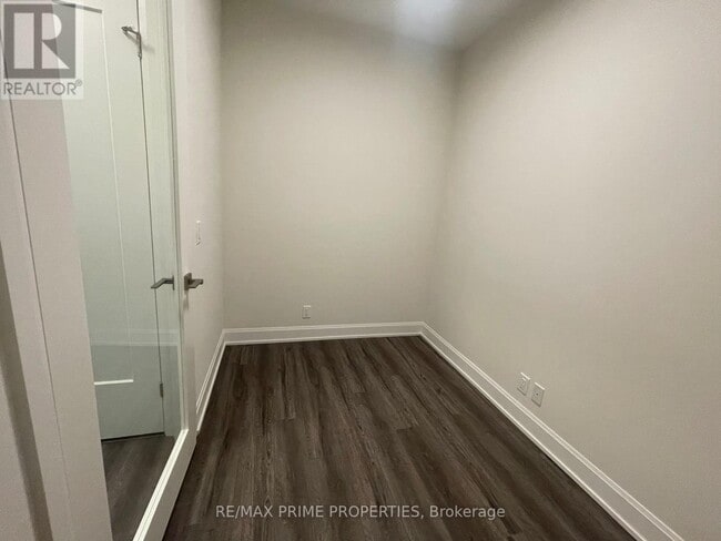 Building Photo - 8 Water Walk Dr