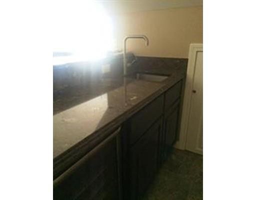 Building Photo - 3 bedroom in Dartmouth MA 02748