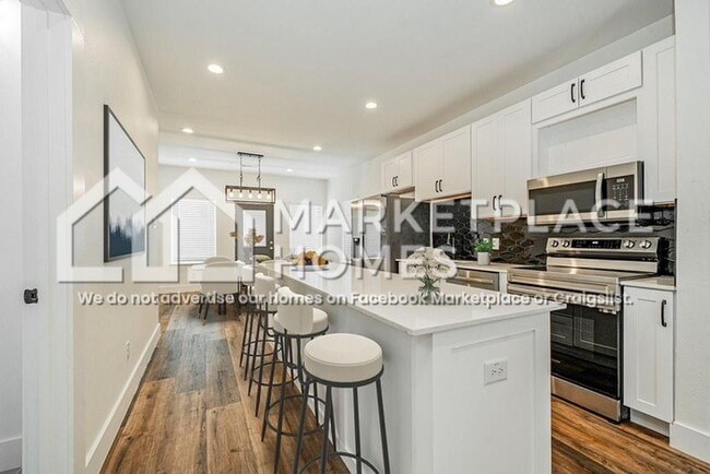 Building Photo - 1208 Edgar St