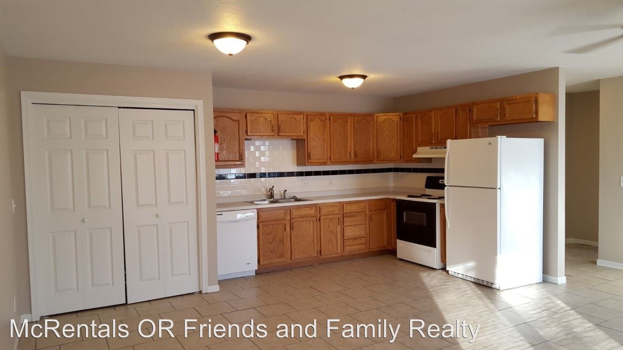 Foto principal - 228-228 Haws Dr
