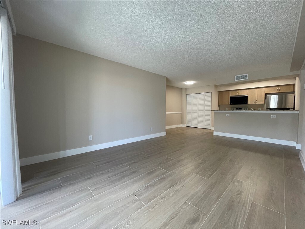 Primary Photo - 5323 Summerlin Rd