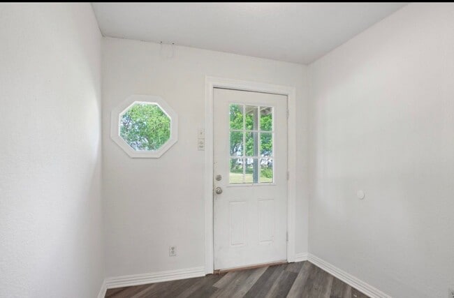 Building Photo - 8412 Avenue L
