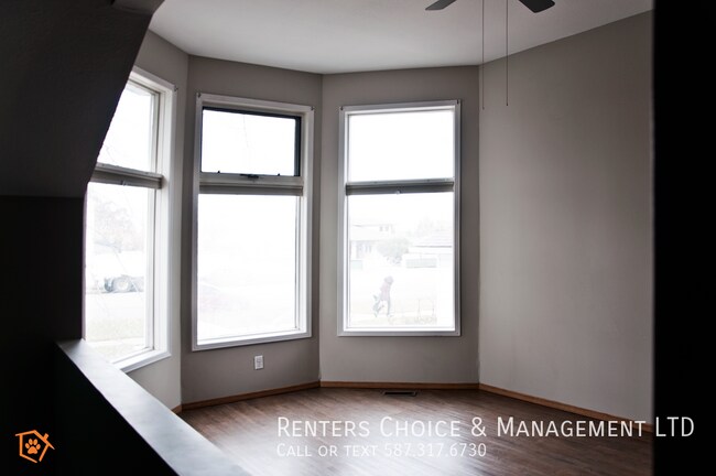 Photo du bâtiment - Cat Friendly Townhouse, No Carpet, Driveway Parking