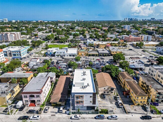 Foto del edificio - 1534 NW 1st St