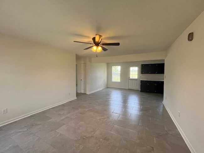 Building Photo - Renovated 3 Bedroom 2 Bath Home for Rent!